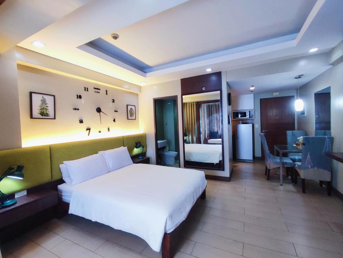 Two Palmtree Villas Newport Boulevard Near Naia 3 Pasay City Manila Eksteriør billede
