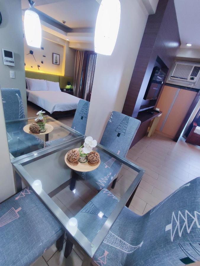 Two Palmtree Villas Newport Boulevard Near Naia 3 Pasay City Manila Eksteriør billede
